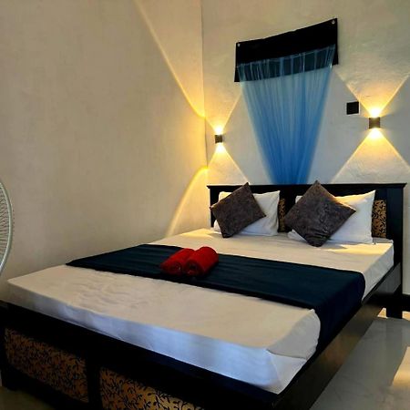 Fly Infinity - Home Stay Kandy Buitenkant foto