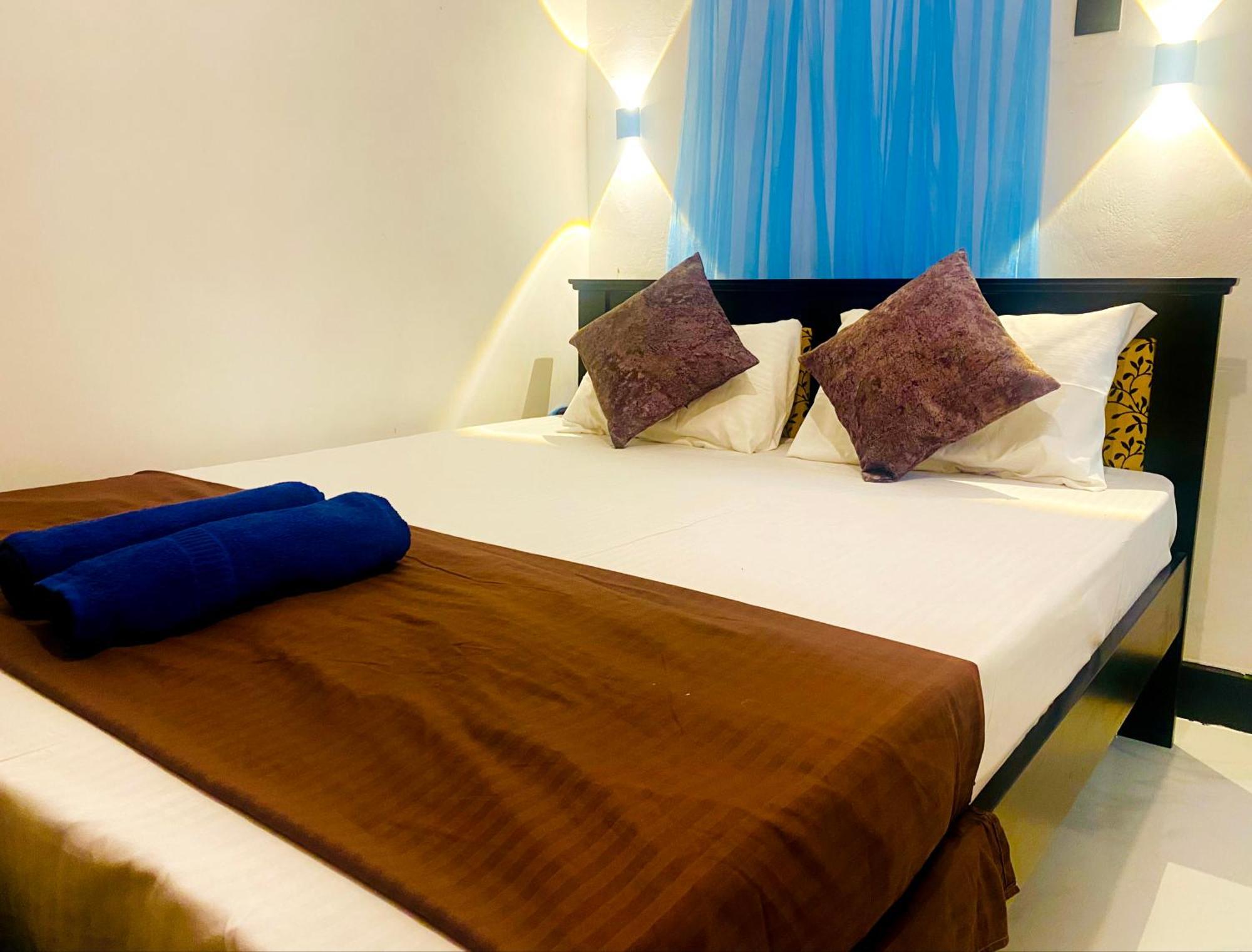 Fly Infinity - Home Stay Kandy Buitenkant foto
