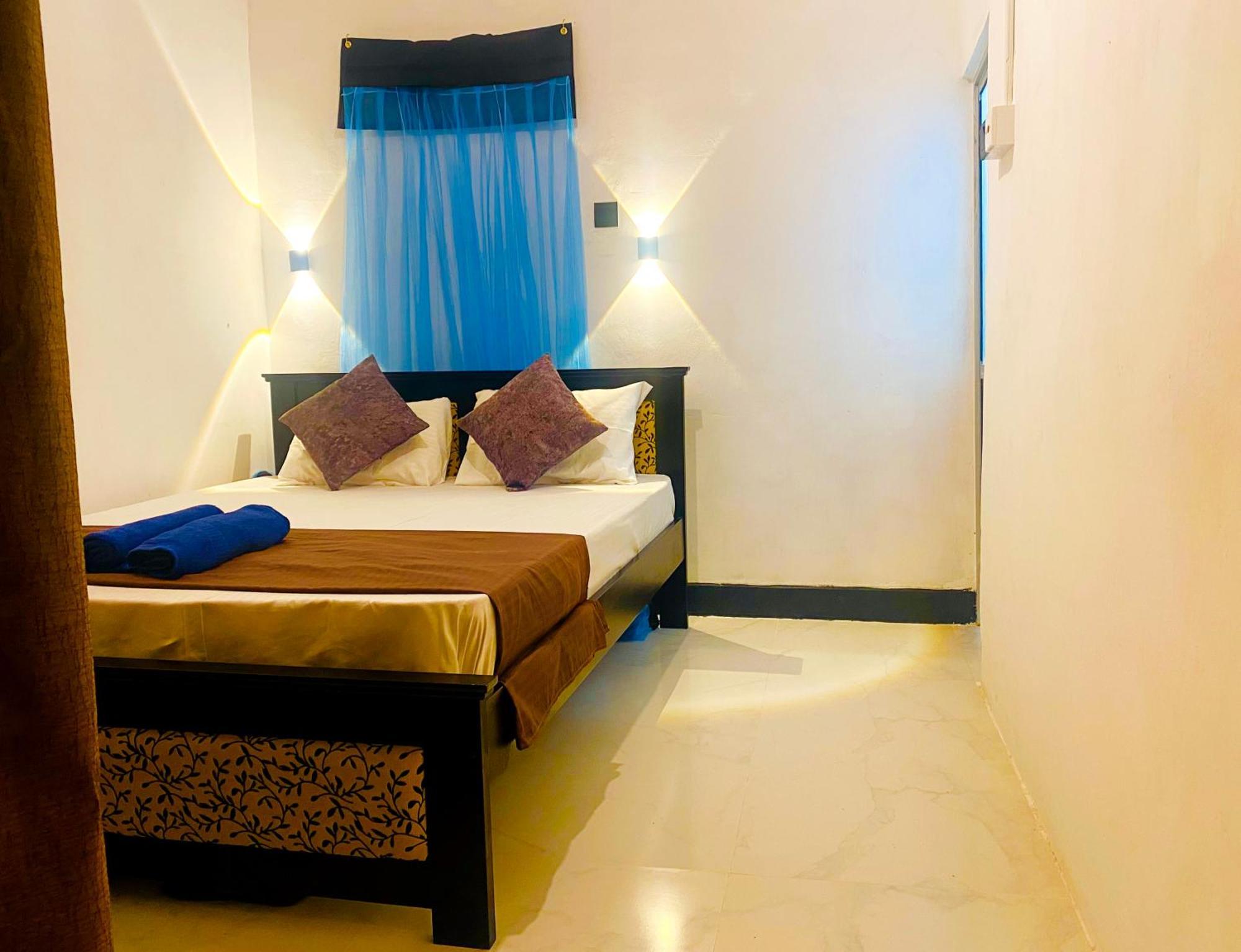 Fly Infinity - Home Stay Kandy Buitenkant foto