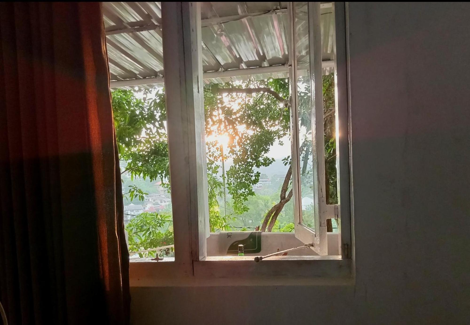 Fly Infinity - Home Stay Kandy Buitenkant foto