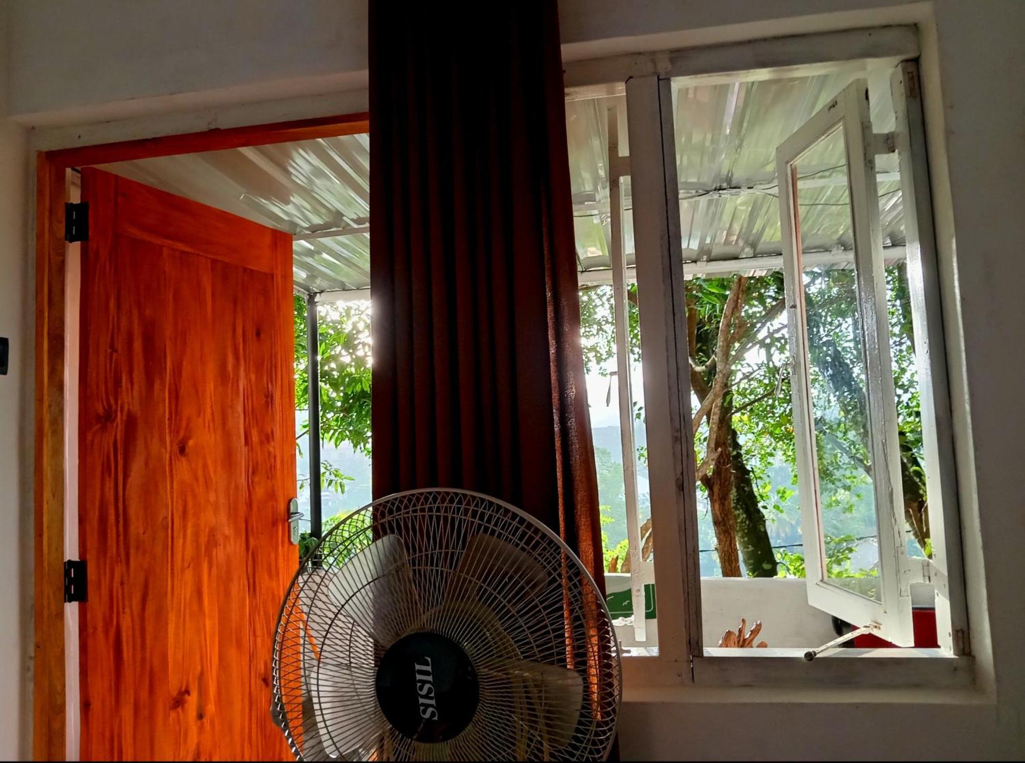 Fly Infinity - Home Stay Kandy Buitenkant foto