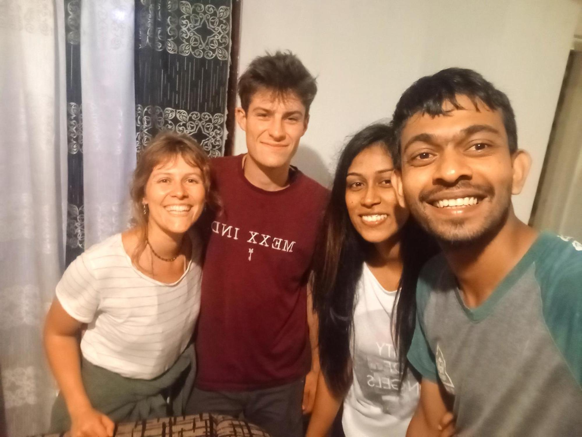 Fly Infinity - Home Stay Kandy Buitenkant foto