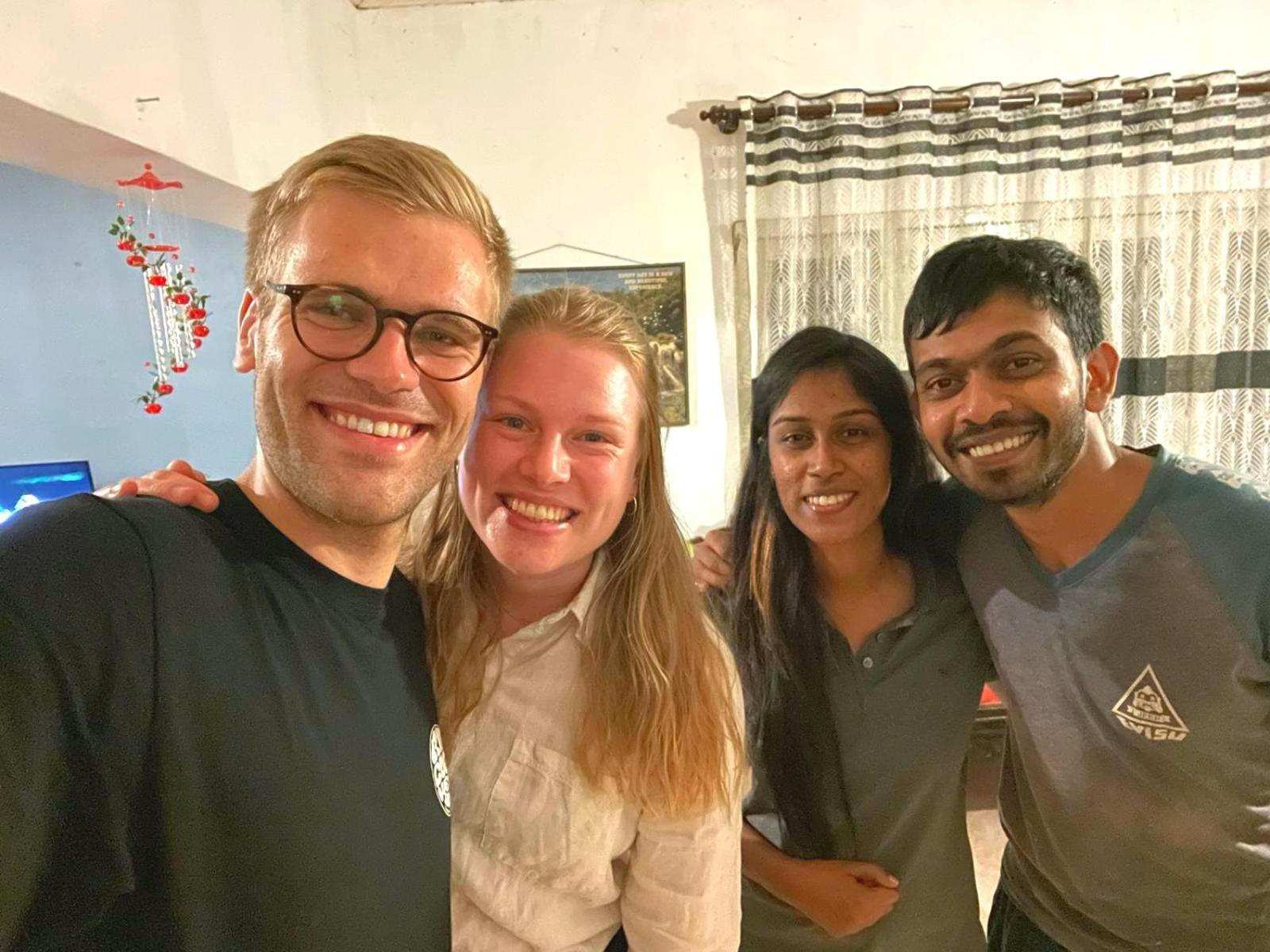 Fly Infinity - Home Stay Kandy Buitenkant foto